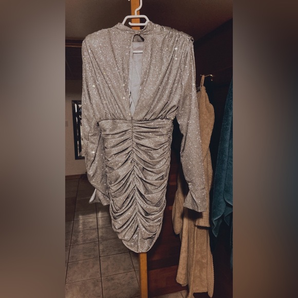 ✨House of CB Irena Dress - Picture 5 of 6